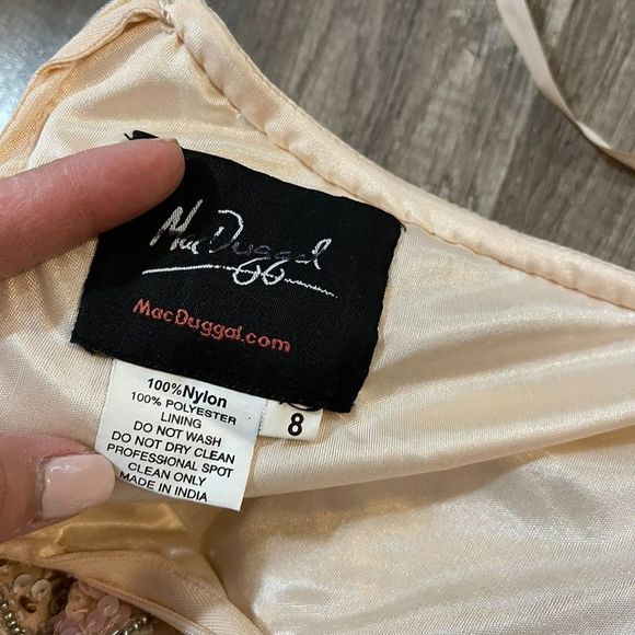 Mac Duggal
One-Shoulder Sequin Gown - Picture 8 of 9